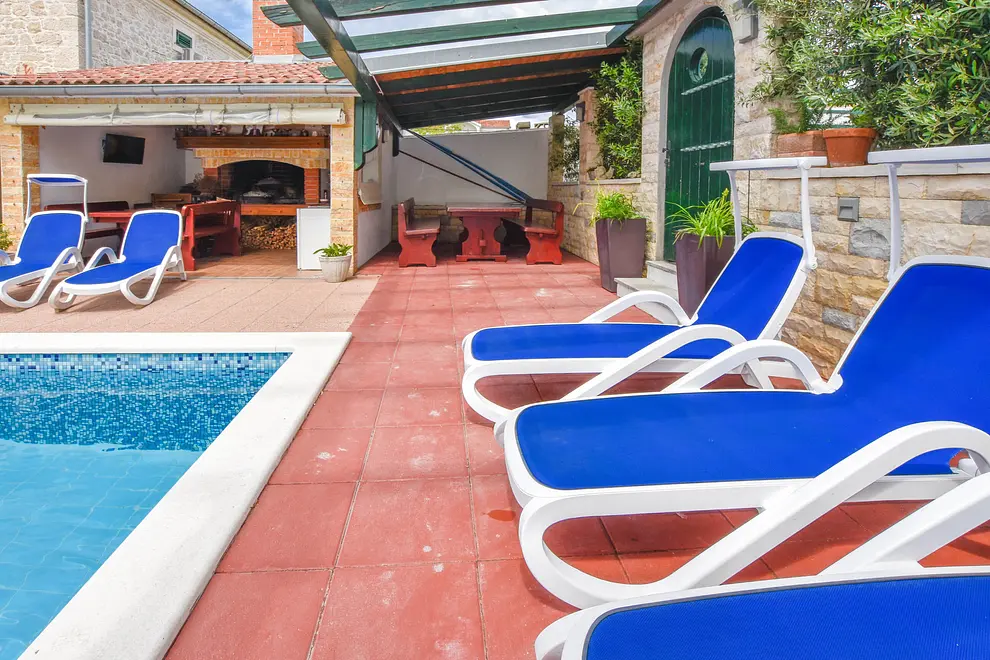 Ferienwohnung in Biograd mit Pool und haustiergeeignet 66133919 18830