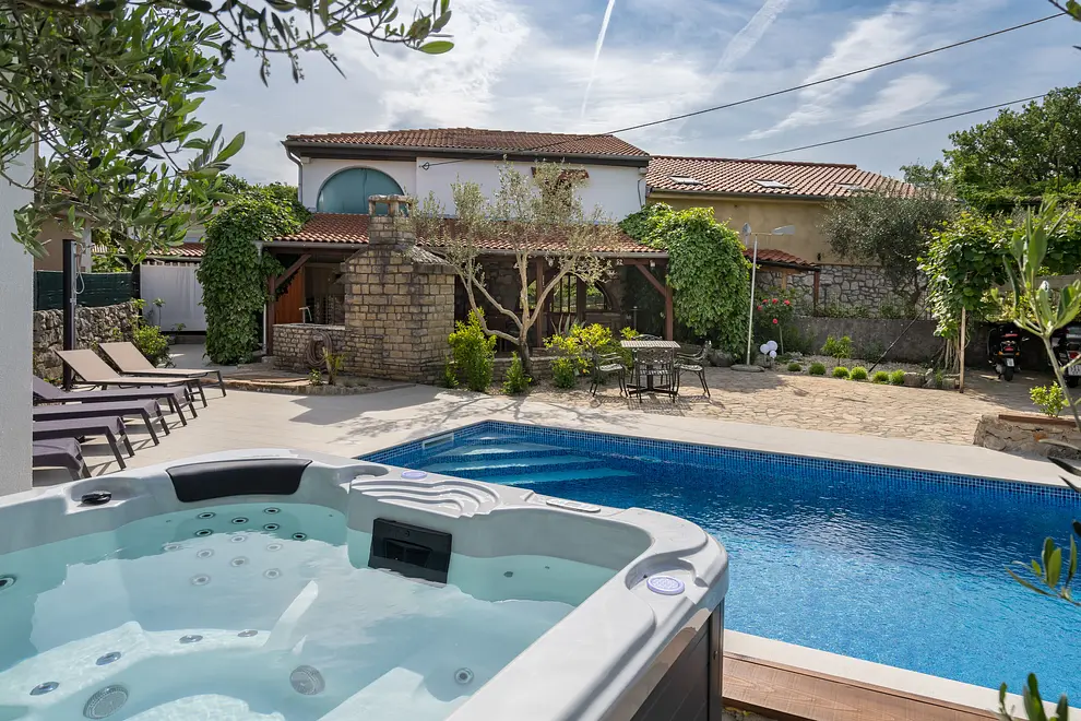 Ferienwohnung in Dobrinj mit Pool und haustiergeeignet 66143046 24554