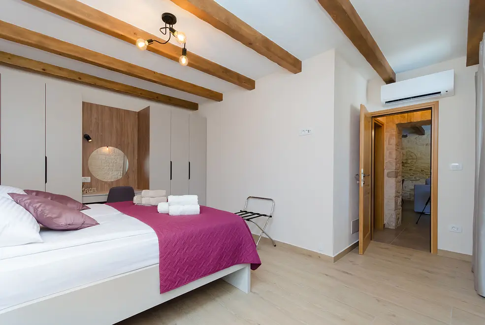 Ferienhaus in Nedescina mit Pool 999208641 36596