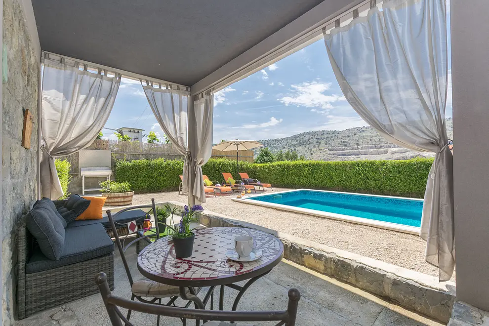 Ferienhaus in Split mit Pool und haustiergeeignet 66125496 12230