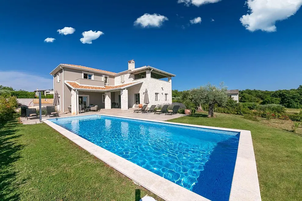 Ferienhaus in Porec mit Pool und haustiergeeignet 66129624 15461