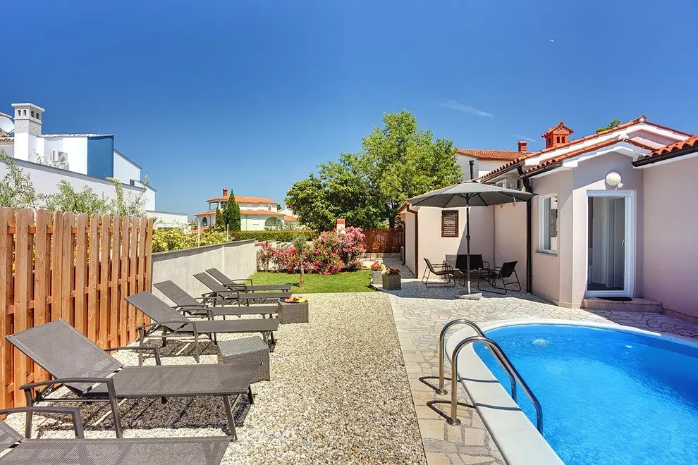 Ferienhaus in Pula mit Pool und haustiergeeignet 66123400 10714