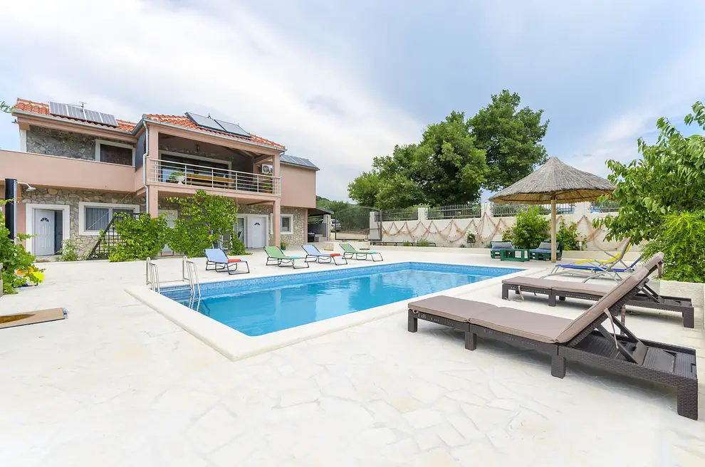 Ferienhaus in Vodice mit Pool und haustiergeeignet 66125471 12210