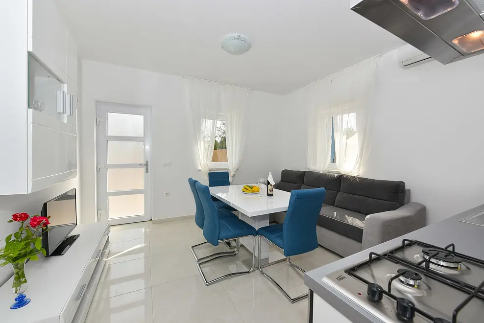Ferienhaus in Nin mit Pool 999207089 35157