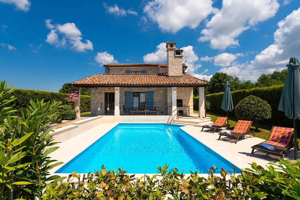 Ferienhaus in Tinjan mit Pool 66123847 11057