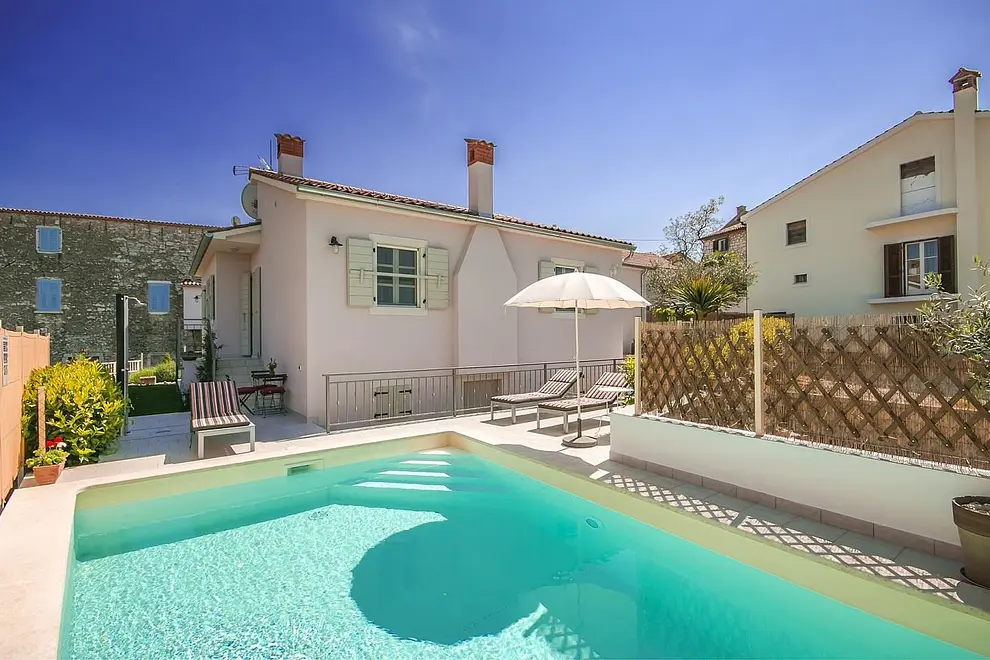 Ferienhaus in Porec mit Pool und haustiergeeignet 66124596 11558