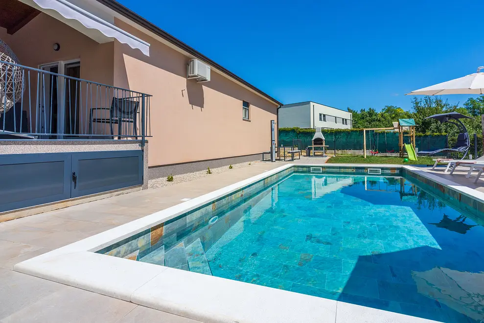 Ferienhaus in Nedescina mit Pool 999209198 37127