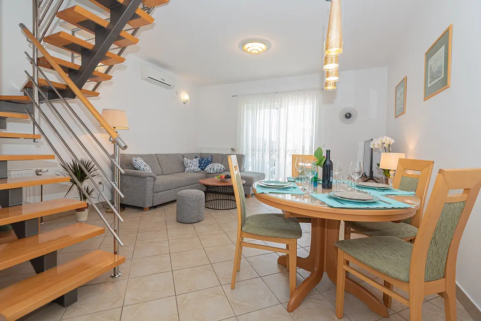 Ferienhaus in Pirovac mit Pool 999206891 34976