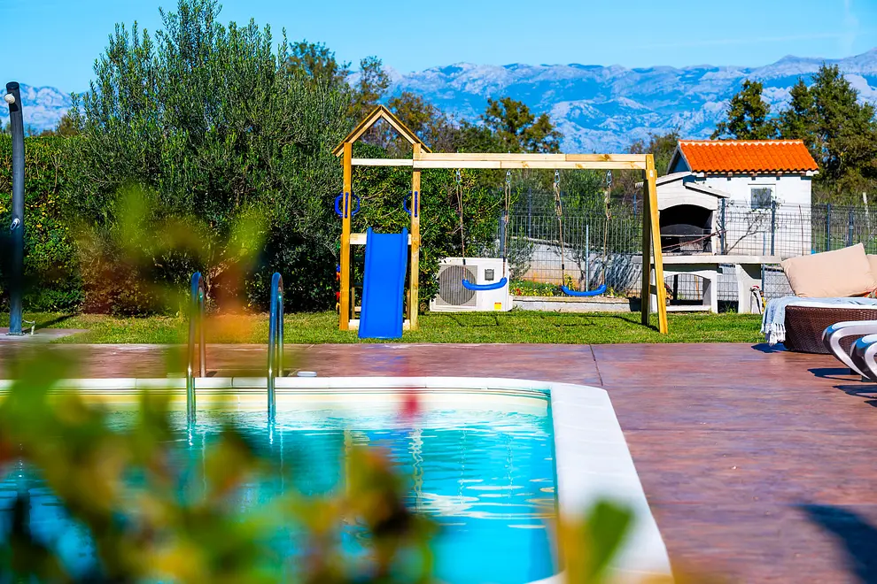 Ferienhaus in Policnik mit Pool und haustiergeeignet 999212909 40465