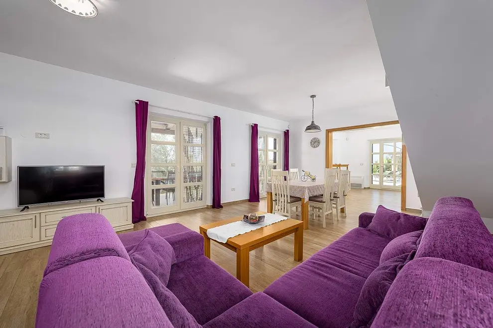 Ferienhaus in Kastelir-Labinci mit Pool und haustiergeeignet 66124010 11132