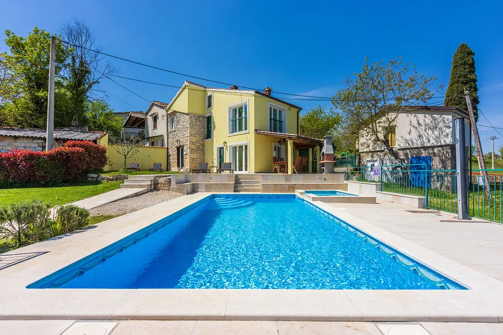 Ferienhaus in Karojba mit Pool und haustiergeeignet 66132819 17940