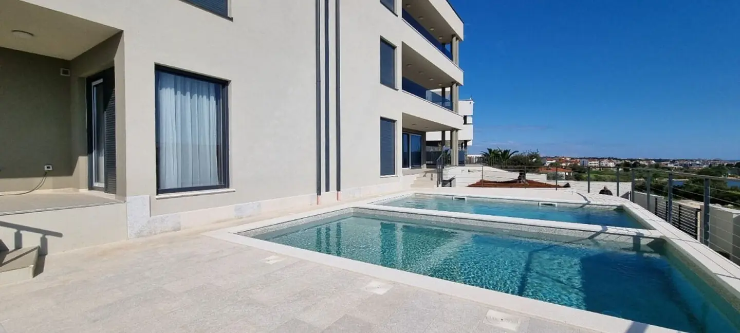 Pool 1