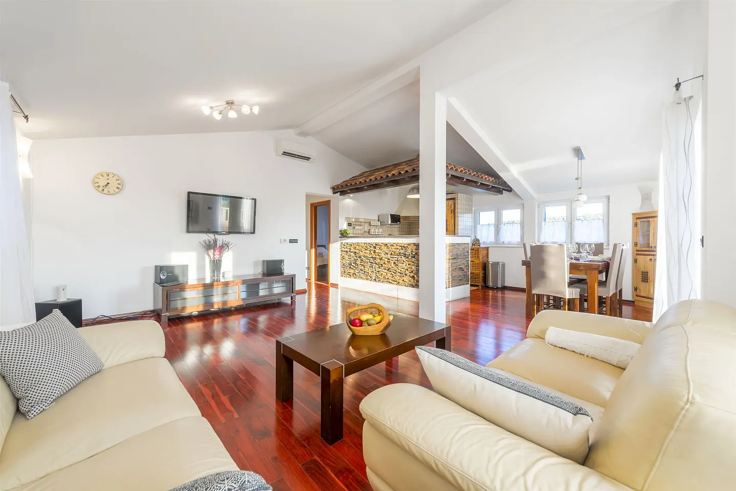 Ferienhaus in Ciovo mit Pool 999199137 30575