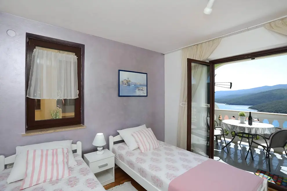 Schlafzimmer 2