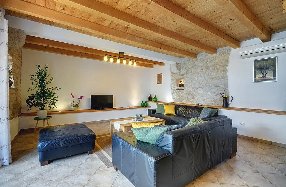 Ferienhaus in Zminj mit Pool und haustiergeeignet 66123636 10903