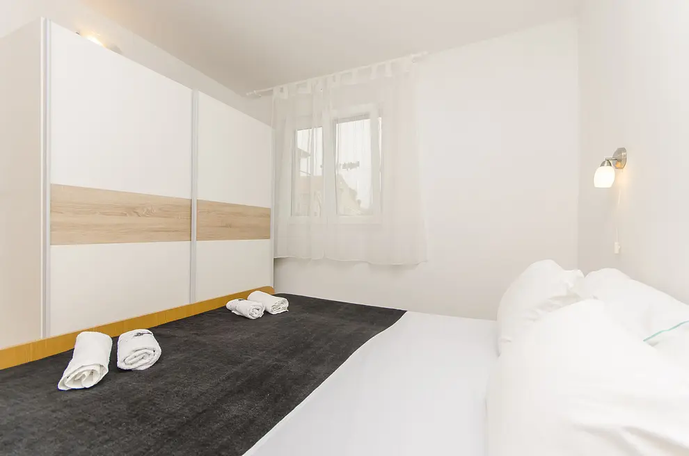 Schlafzimmer 2