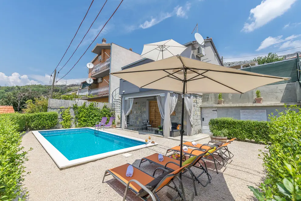 Ferienhaus in Split mit Pool und haustiergeeignet 66125497 12231