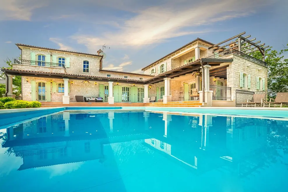 Ferienhaus in Porec mit Pool und haustiergeeignet 66121100 8977