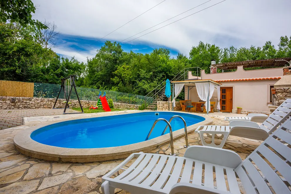 Ferienhaus in Novi Vinodolski mit Pool und haustiergeeignet 66132401 17568