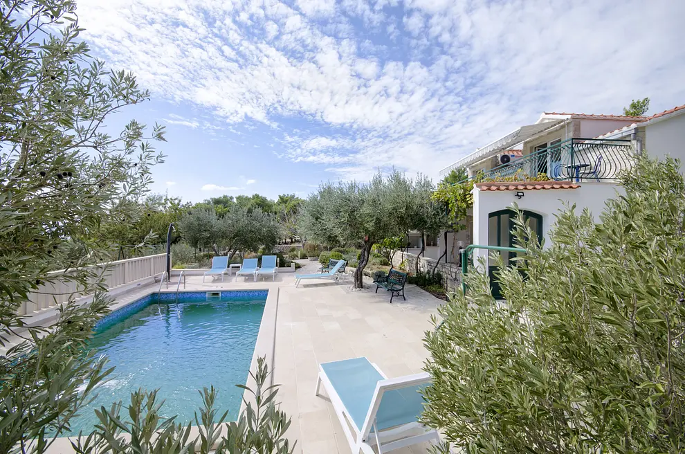 Ferienwohnung in Bol mit Pool und haustiergeeignet 66130492 16068