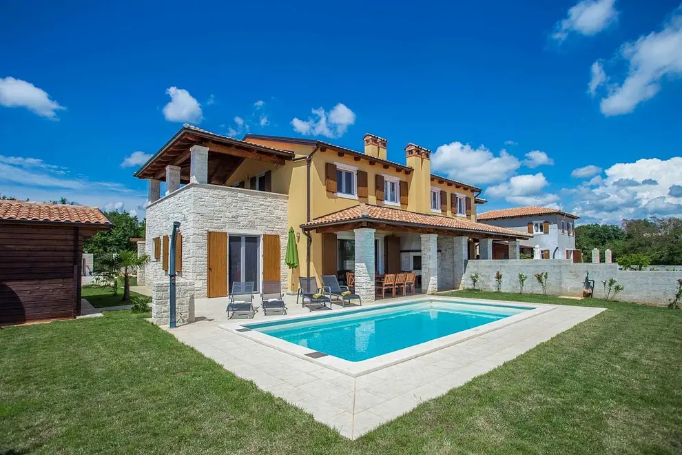 Ferienhaus in Porec mit Pool und haustiergeeignet 66128497 14645