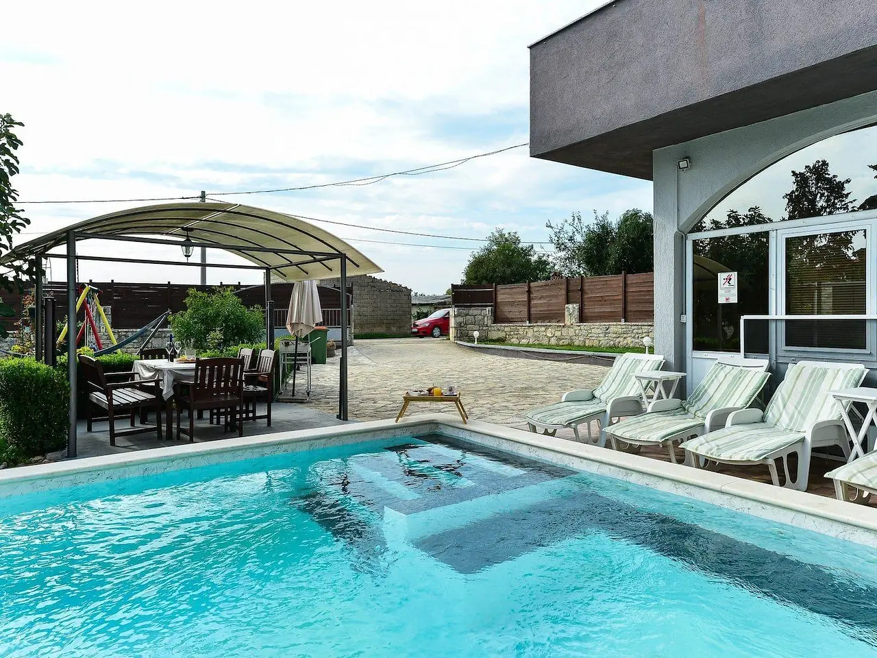 Pool 1