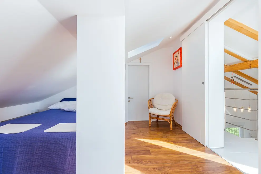 Schlafzimmer 5