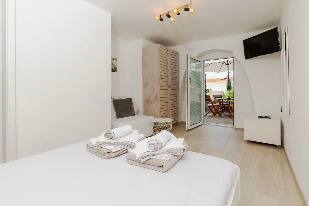Schlafzimmer 6