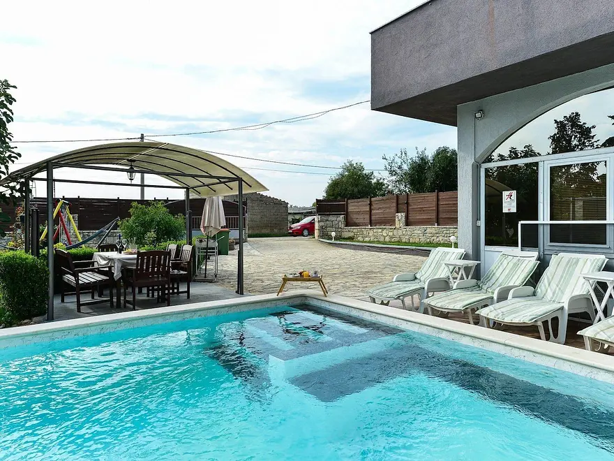 Ferienwohnung in Galovac mit Pool und haustiergeeignet 66157821 29072