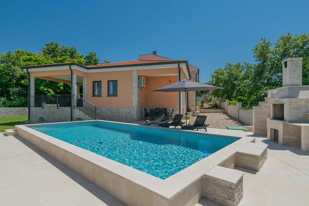 Ferienhaus in Porec mit Pool und haustiergeeignet 66130316 15928