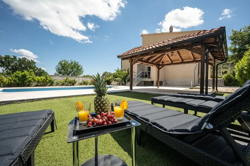 Ferienwohnung in Vodice mit Pool und haustiergeeignet 66115852 5537