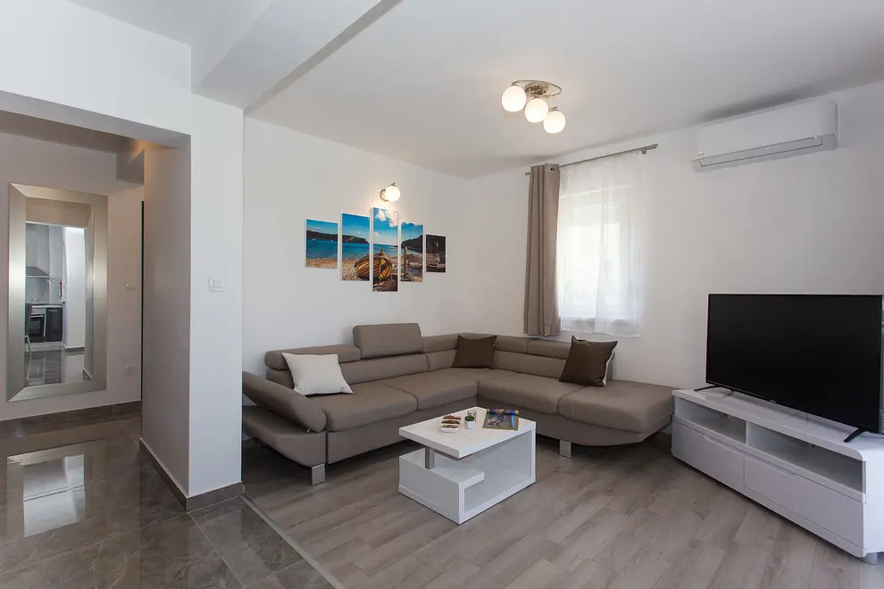 Ferienhaus in Seget mit Pool und haustiergeeignet 66131653 16974