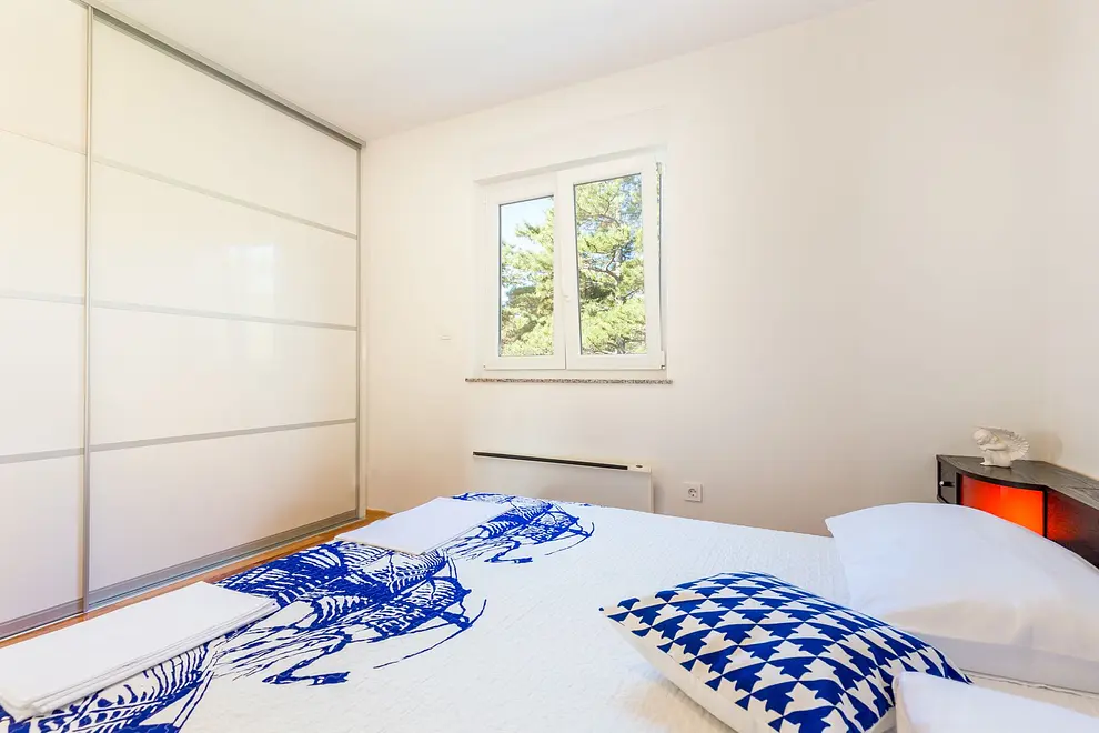 Schlafzimmer 9