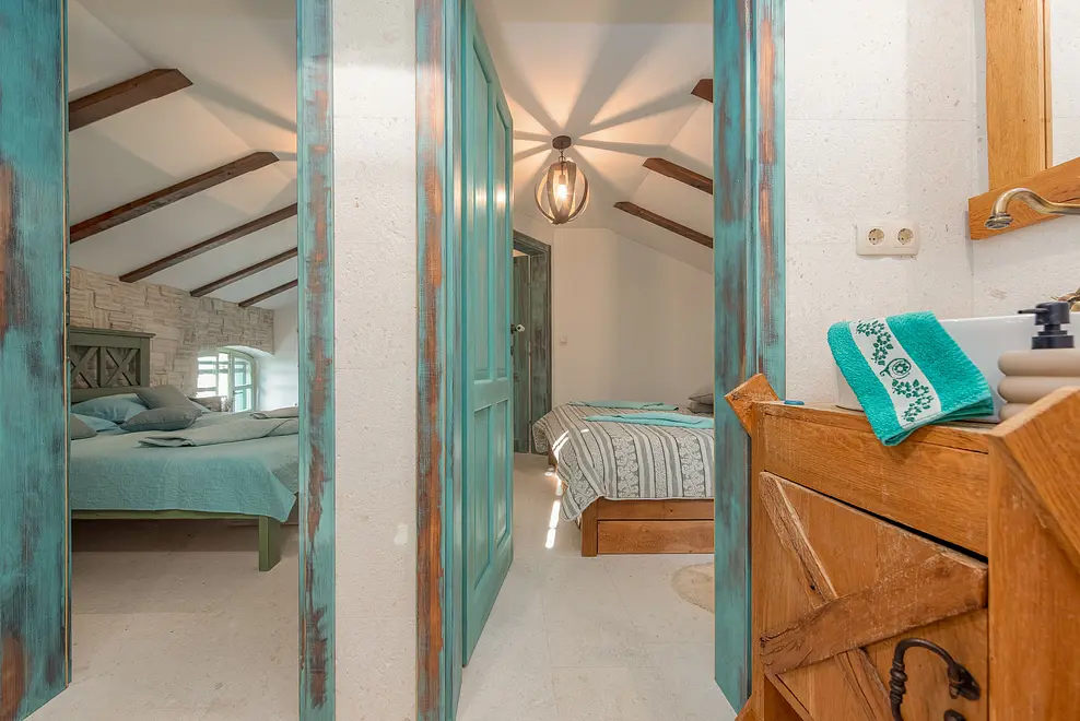 Schlafzimmer 1