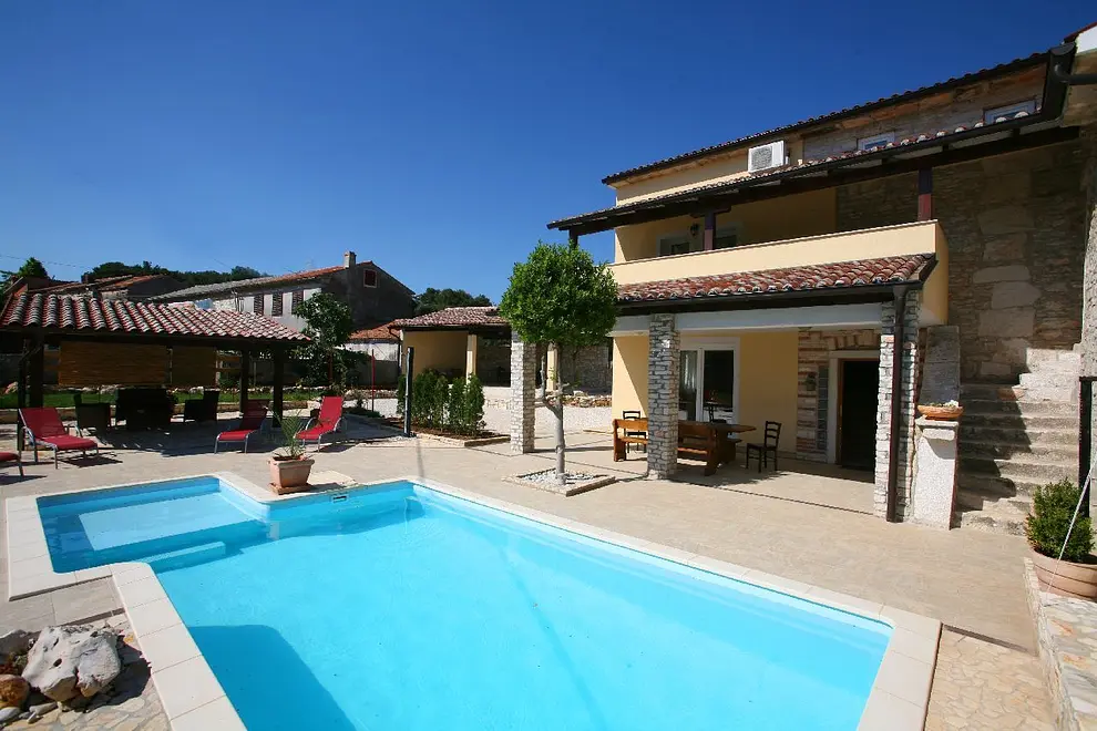 Ferienhaus in Barban mit Pool und haustiergeeignet 66124150 11228