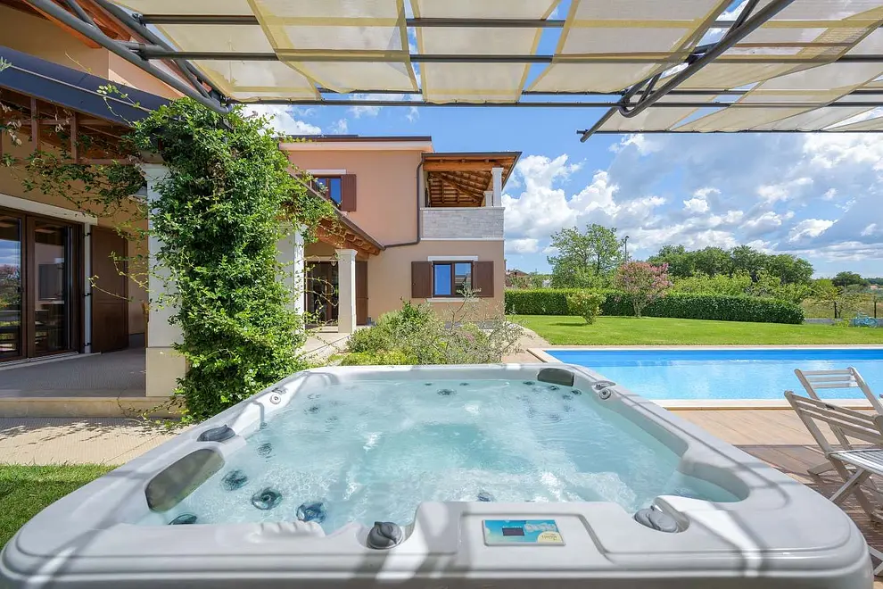 Ferienhaus in Tinjan mit Pool und haustiergeeignet 66123945 11103