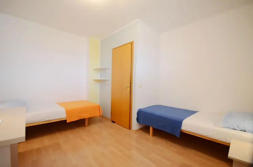 Schlafzimmer 4