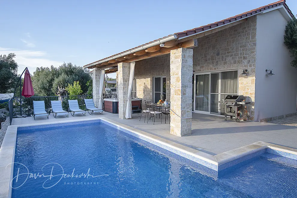 Ferienhaus in Pag mit Pool und haustiergeeignet 66141843 23601