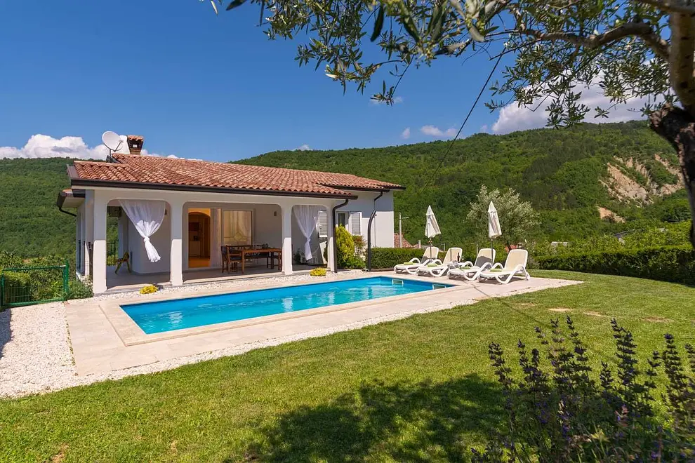 Ferienhaus in Karojba mit Pool und haustiergeeignet 66125037 11900