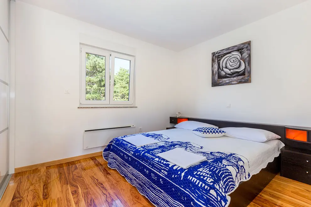 Schlafzimmer 6