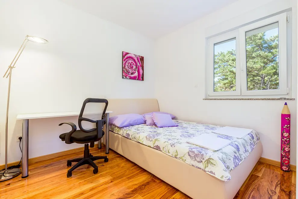Schlafzimmer 4
