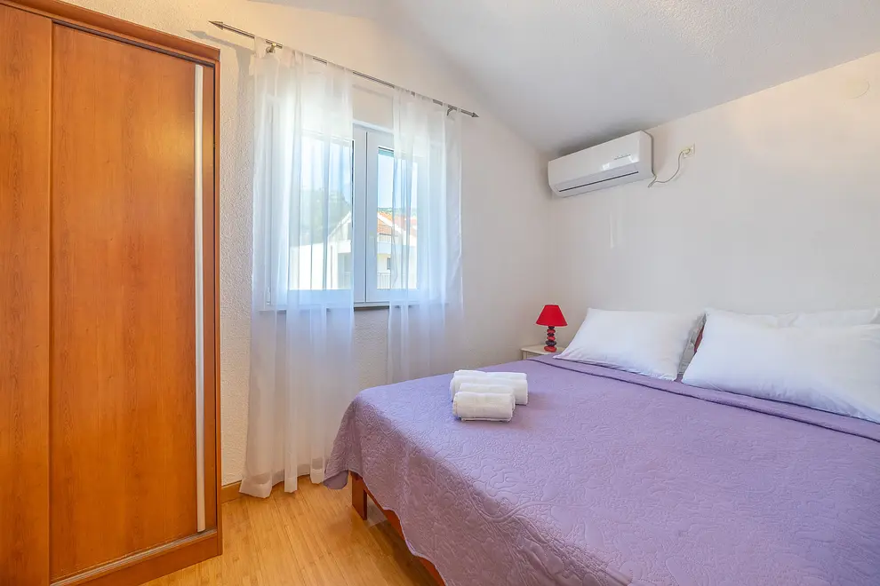 Ferienappartment in Bol  66144514 25140