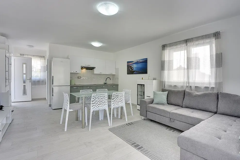 Ferienhaus in Liznjan mit Pool 66134196 19037