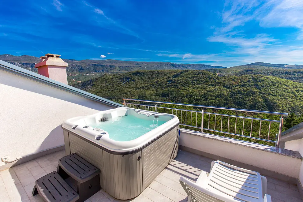 Outdoor-Whirlpool 3
