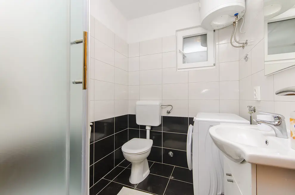 Badezimmer 1