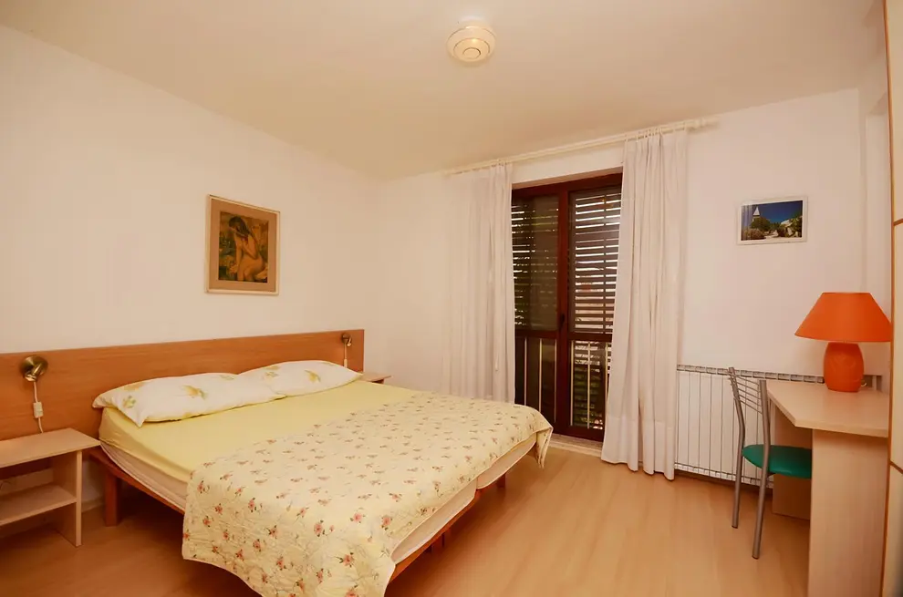 Schlafzimmer 2