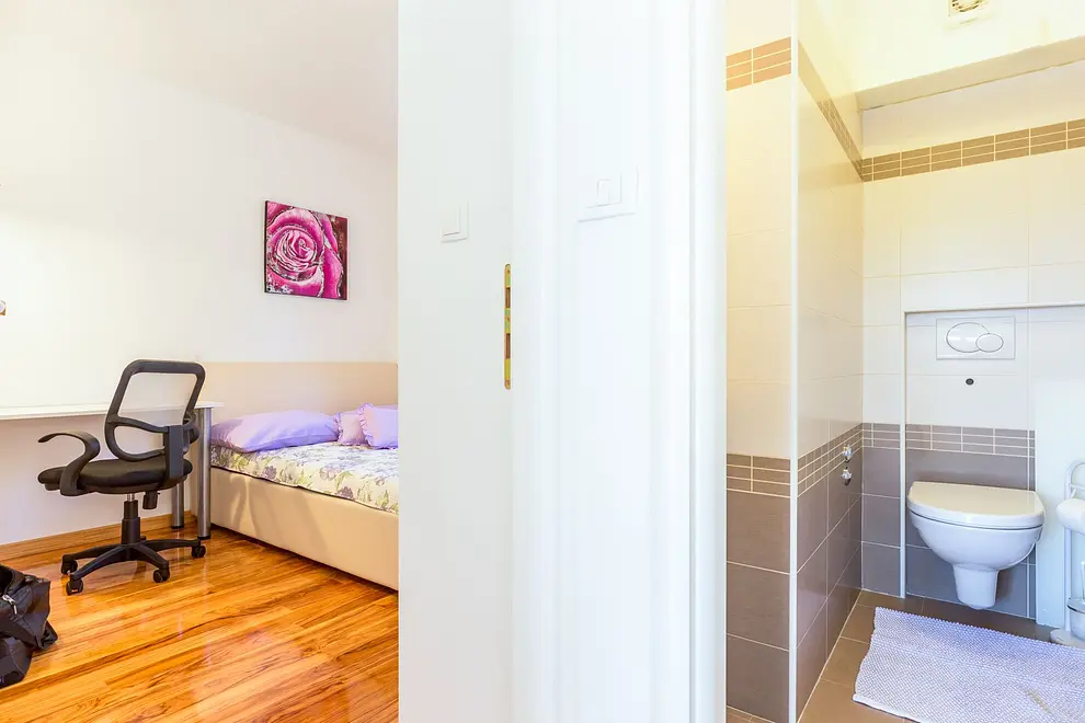 Schlafzimmer 7