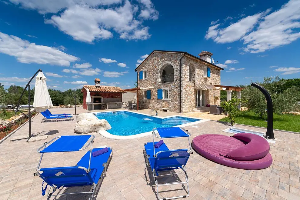 Ferienhaus in Porec mit Pool und haustiergeeignet 66130201 15850