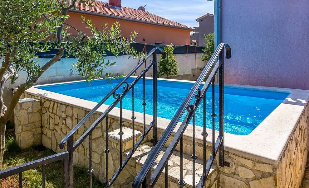 Ferienhaus in Liznjan mit Pool und haustiergeeignet 66123433 10746