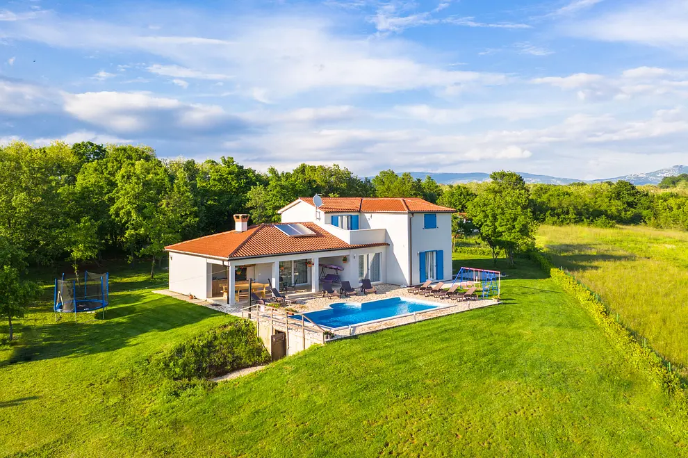 Ferienhaus in Nedescina mit Pool und haustiergeeignet 66132088 17333